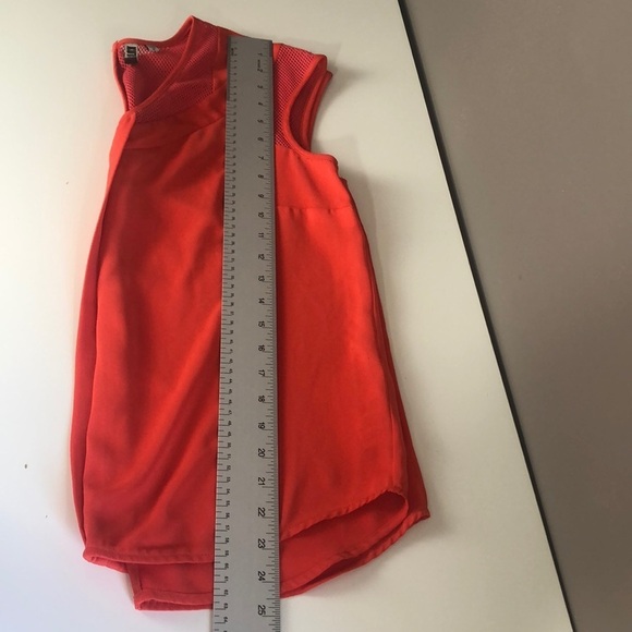 Kut from the Kloth Red Sleeveless Mesh/Fabric Blouse Medium - Picture 10 of 13